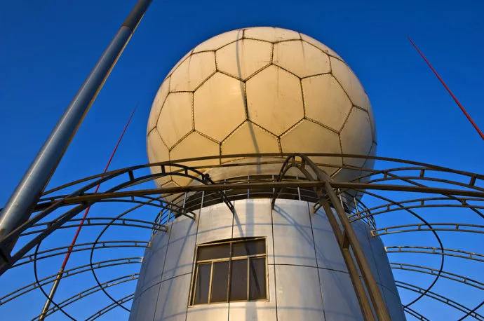 雷達(dá)天線罩復(fù)合材料